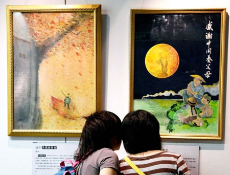 Japanese cartoonists hold antiwar exhibition in China