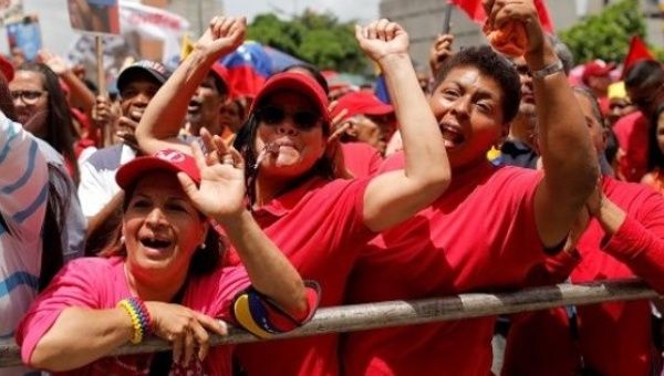 | Supporters of Venezuelas President Nicolas Maduro participate in a rally in support of the National Constituent Assembly in Caracas | MR Online