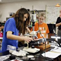 | Students at Bay Point Middle school work on a science assignment in 2011 | MR Online