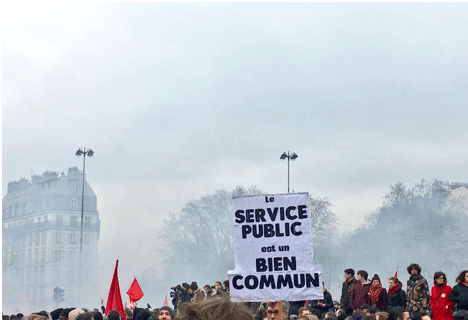 'Public services are a common good,' reads a placard on the March 22 protest in Paris over cuts, labour rights and privatisation. Photo: Twitter/@commeunbruit