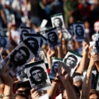 Cubans pay homage to Ernesto Che Guevara on his 90th birth anniversary
