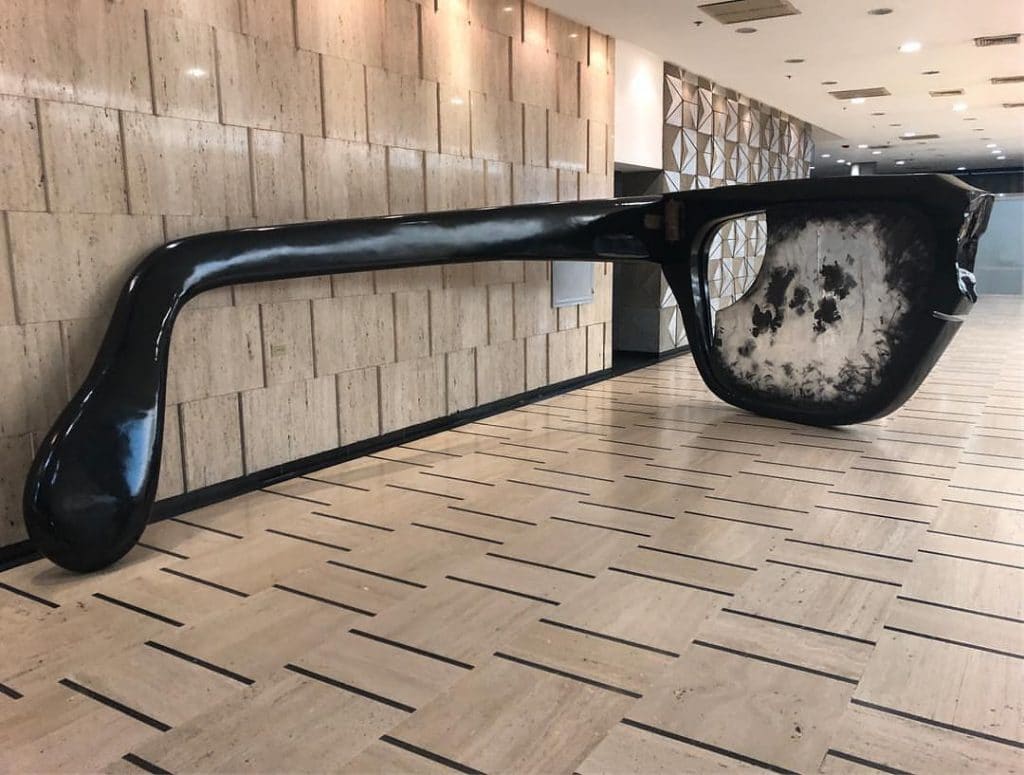 "Allende’s Glasses"