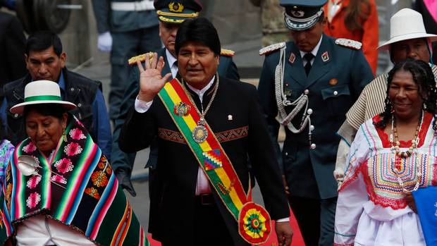 | Evo Morales marks 13 years as Bolivias president as he plans to Independentie Bolivias President Evo Morales waves as he arrives at Congress Juan KaritaAP | MR Online