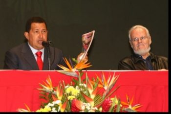Hugo Chavez and Luis Britto Garcia. (Ministerio del Poder Popular para la Cultura)