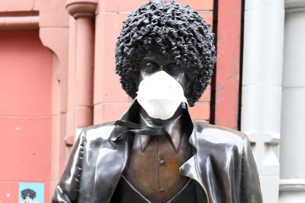 | Title Phil Lynott in a time of pandemic Caption Statue of Thin Lizzy frontman Phil Lynott in Dublin city centre during the coronavirus pandemic Photo Eamonn Farrell | MR Online