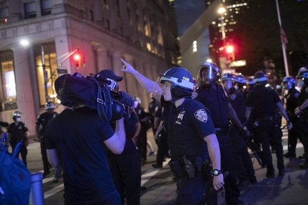 | A police officer shouts at Associated Press videojournalist on June 2 2020 in New York Photo Wong MayeEAP | MR Online
