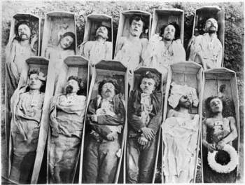 Probably victims of the repression againt the Paris Commune, Père-Lachaise Cemetery, 1871 (https://macommunedeparis.com/2020/05/11/11-avril-1871-inhumations-sans-mandat-au-pere-lachaise/)
