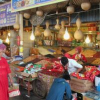 The Sunday bazaar in Kashgar. Photo: David Stanley from Nanaimo, Canada, CC BY 2.0 , via Wikimedia Commons