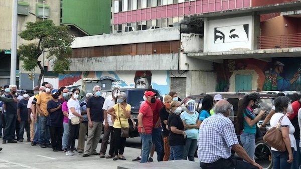 | Venezuelans queue to get vaccinated against Covid19 in central Caracas Carolina Alcalde VOA | MR Online