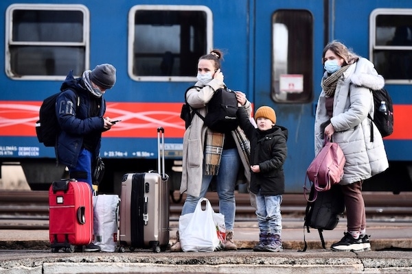 | Ukrainian refugees wait at a train station in Zahony Hungary a border town with Ukraine February 26 2022 Photo AP | MR Online