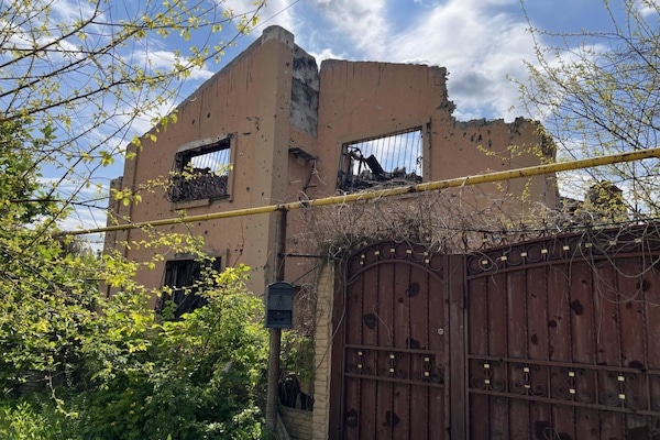 | A residential block in the Petrovsky District in the west end of the city of Donetsk was recently hit by alleged Ukrainian military shelling | MR Online