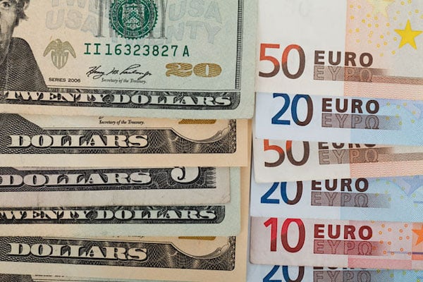 | dólares y euros | Señor en línea