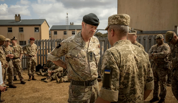 MR Online | UK Chief of the General Staff Gen Patrick Sanders visited Ukrainian soldiers training in the UK July 2022 | MR Online