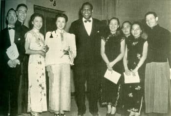 | Paul Robeson with Liu Liangmo and other Chinese guests at the Stars for China war relief benefit at Philadelphia in 1941 | MR Online