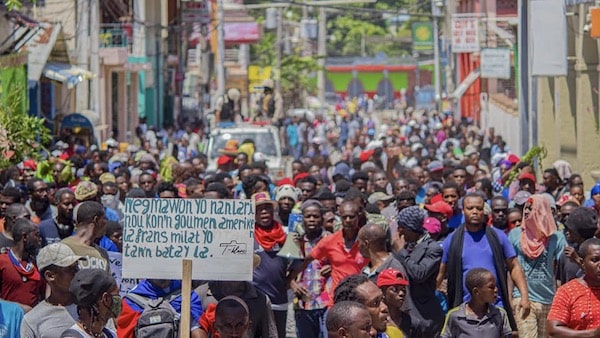 MR Online | Since August 22 tens of thousands of Haitians have been taking to the streets across the country demanding the resignation of de facto Prime Minister and acting President Ariel Henry Photo Madame BoukmanTwitter | MR Online