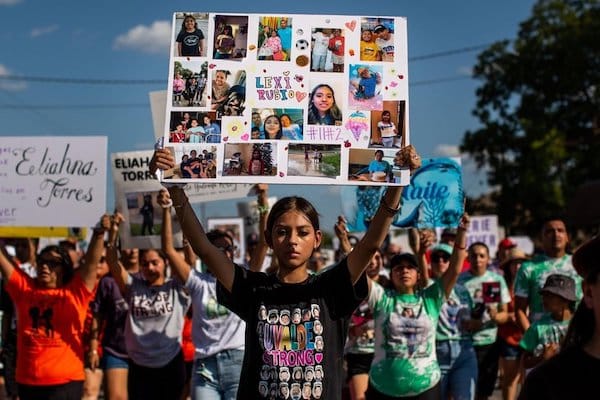 | Hundreds listen to speakers at the Unheard Voices March Rally in honor of the 21 victims of the Robb Elementary mass shooting in Uvalde Texas on July 10 2022 Photo by Kaylee Greenlee BealTexas Observer | MR Online