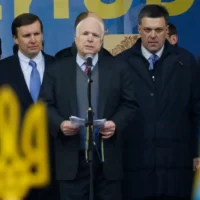 Dead US senator John McCain went to Ukraine and stood on stage with neo-Nazi Oleh Tyahnybok back in 2013.