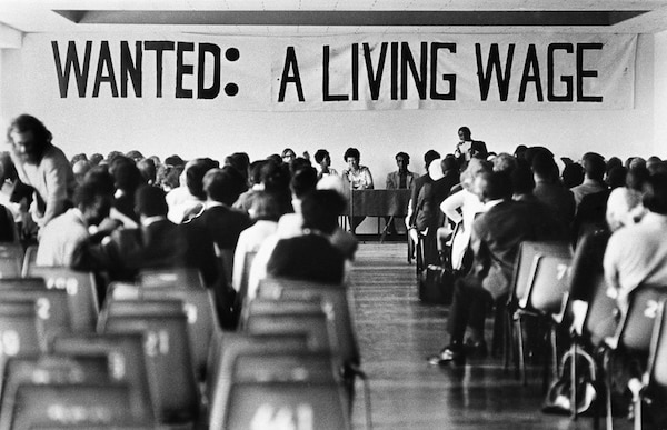 Striking Frame Group workers meet for a report back on negotiations with management in Bolton Hall in 1973. Credit: David Hemson Collection, University of Cape Town Libraries