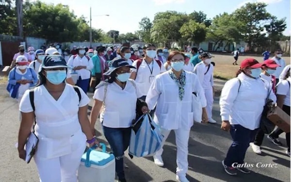 MR Online | When Covid vaccines became available through the WHO Nicaragua gave priority to people over 65 and those hospitalized or with chronic conditions Here workers set out with vaccines Photo Carlos Cortez | MR Online