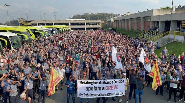MR Online | The Metalworkers Union of Greater Curitiba SMC holds an assembly in Brazil to express support and solidarity with the strike of US automaker workers SINDICATO DOS METALÚRGICOS DA GRANDE CURITIBA FACEBOOK | MR Online