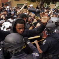 Kentucky protesters and police clash