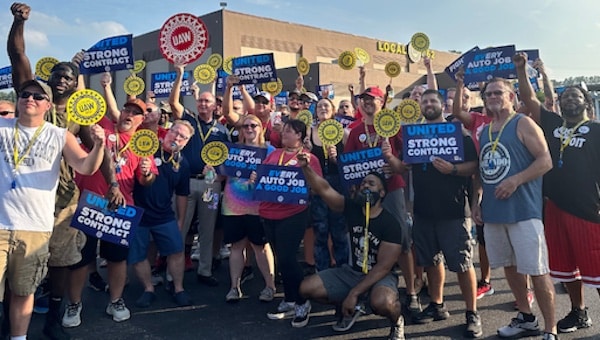 | Auto workers from the Kentucky Truck Plant rallied with President Shawn Fain on the eve of the Stand Up Strike This super profitable plant joined the strike abruptly tonight after Ford failed to improve its economic offer Photo Luis Feliz Leon | MR Online