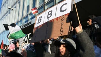 | Protesters gather outside the BBC Scotland building to show solidarity with the Palestinians in Glasgow on 14 October 2023 AFP | MR Online