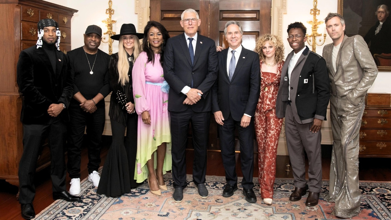 | Chuck D second from right Lyor Cohen center and Antony Blinken second from center Photo | US State Department | MR Online