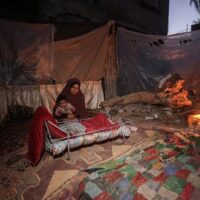  | DISPLACED PALESTINIANS IN GAZA CITY STRUGGLE WITH POWER OUTAGES DUE TO ISRAELI ATTACKS THAT DESTROYED THE INFRASTRUCTURE IN THE CITY OCTOBER 13 2024 PHOTO OMAR ASHTAWYAPA IMAGES | MR Online