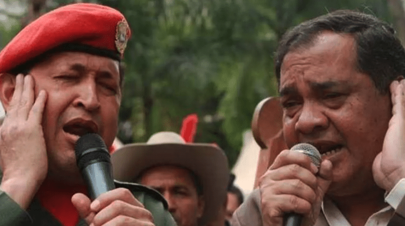 | Chávez singing the Alma Llanera YVKE | MR Online