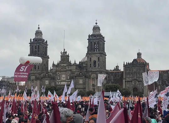 | Mexico Citys famous Zocalo filled with people | MR Online