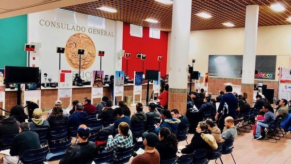 | People at Mexican Consulate in March 2018 Photo Mexican Consulate of Chicago | MR Online