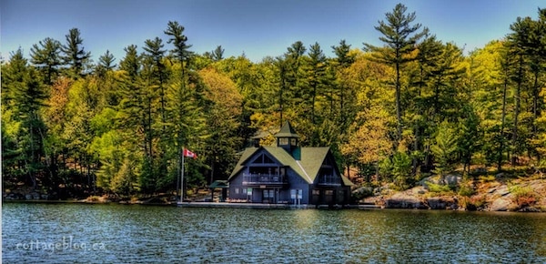  | Boat house on Cameron Island on Lake Joseph in Muskoka | MR Online