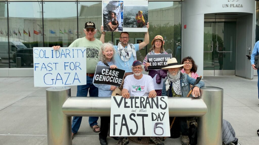 gazafastveteransUN | MR Online Veterans for Peace gather outside the United Nations to pressure the US government to end its role in Israel's war on Gaza (Veterans for Gaza/Supplied)