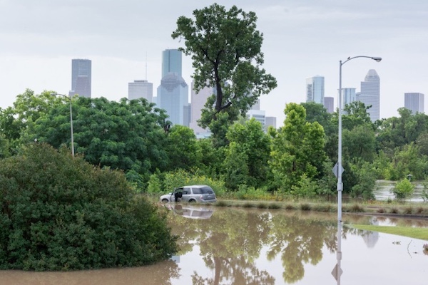  | Flooded roads in downtown Houston 2015 Photo by Elliot BlackburnFlickr | MR Online