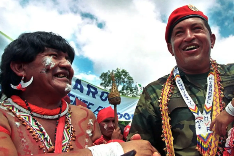 Hugo Chávez and a Pemón person The Bolivarian Constitution represents a before and an after for Indigenous people However there are still pending tasks Prensa Latina 