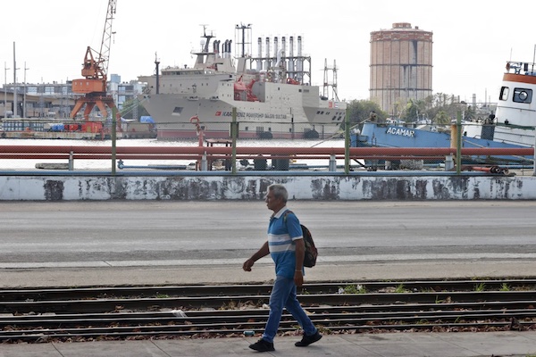 The energy crisis in Cuba has become severely acute in recent weeks due to financial and trade restrictions imposed by the U.S. government. Photo: EFE.