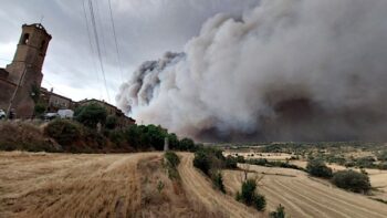 Wildfire smoke in Spain. Photo by Jaume Moya/Wikimedia Commons.