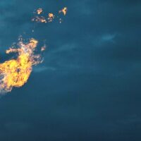 The oil and gas sector is one of the largest sources of methane emissions in the United States. (Image Source: Wikimedia Commons)