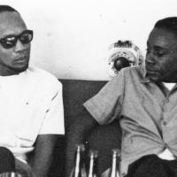 Amílcar Cabral, left, leader of independence fight in Guinea-Bissau, and Víctor Dreke, who led Cuba’s internationalist military mission, in 1967 meeting in Conakry, Guinea. (Photo: courtesy of Victor Dreke)