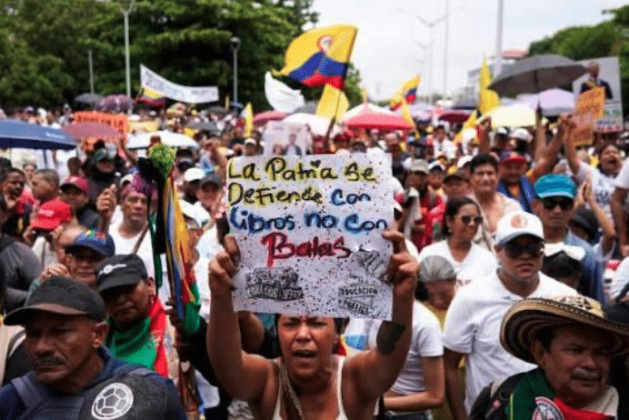 Protestas en Colombia contra elecciones fraudulentas y la toma del poder por parte de fascistas. [Fuente: instagram.com]