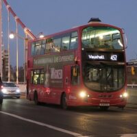 Volvo B9TL with Wright body operating Transport for London bus route, crossing Albert Bridge. Photo: Kk70088 / CC BY 4.0