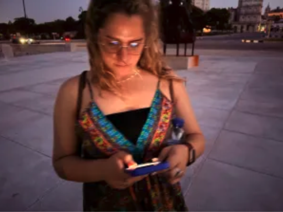 Havana, the author working in darkness. foto: Bill Hackwell