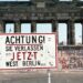 Berlin Wall Brandenburger Tor, 1989. (Photo: Wikimedia Commons)